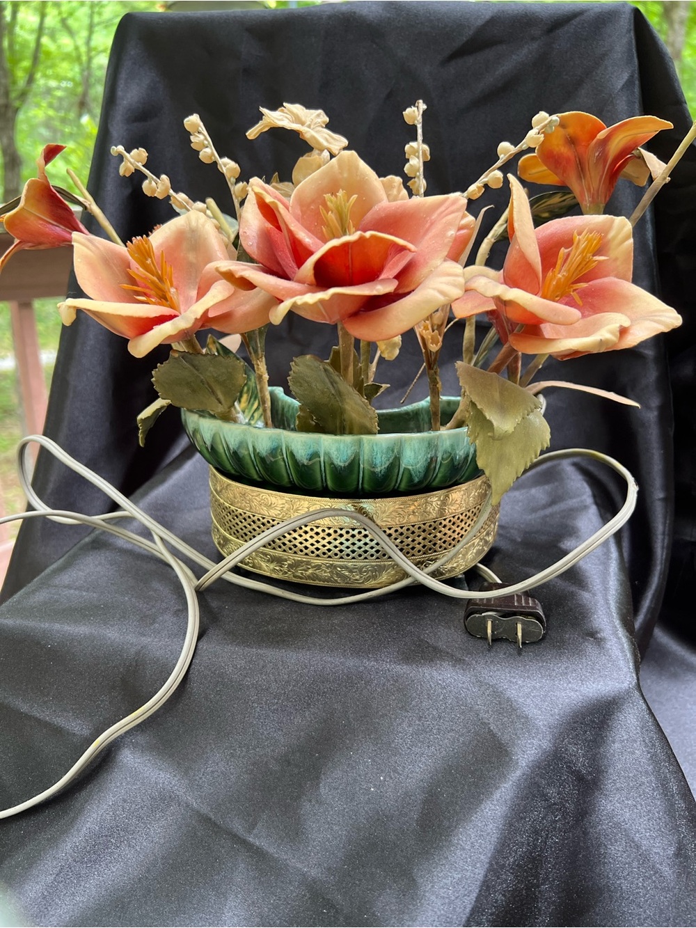 Vintage Brass & Green Floral Electric Table Accent - Peach Bloom